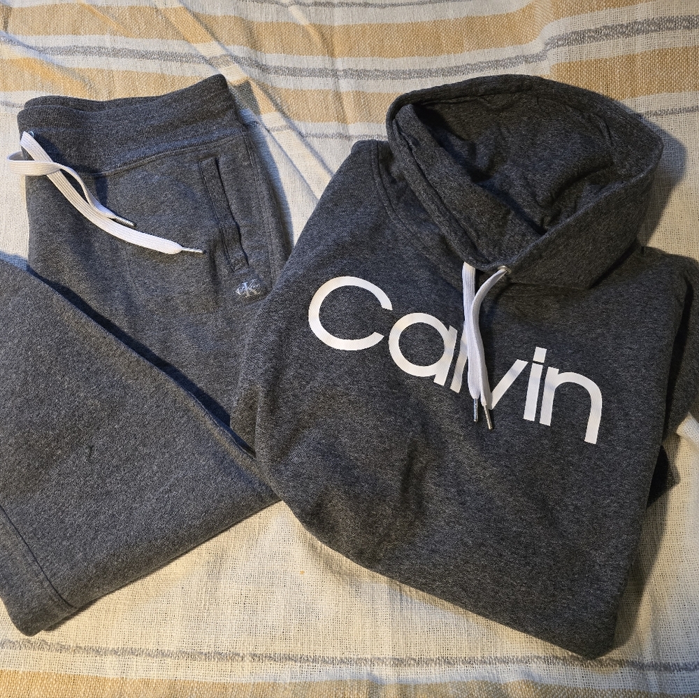 Calvin Klein Gray Sweatsuit Set (XL top, large pant)